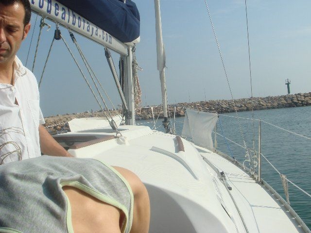 Monitor dando instruciones